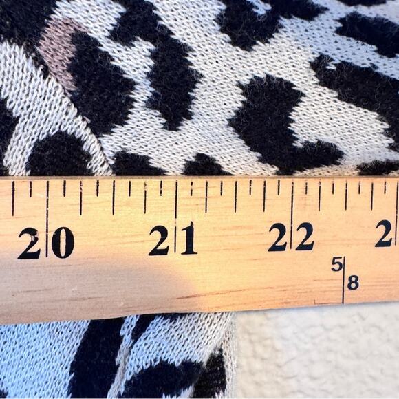 Chicos Black Tan Cheetah Cardigan Sweater Womens XL Zipper Hem Preppy Classic - Picture 8 of 8